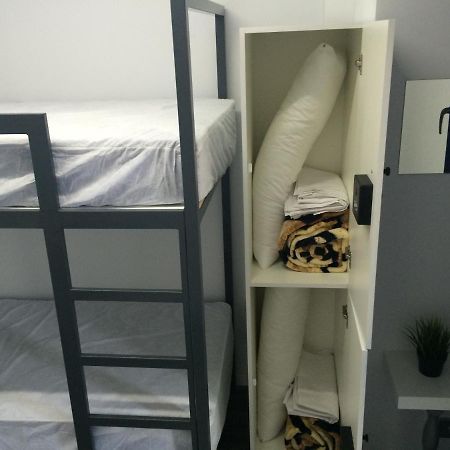 Chameleon Youth Hostel Аликанте Екстериор снимка