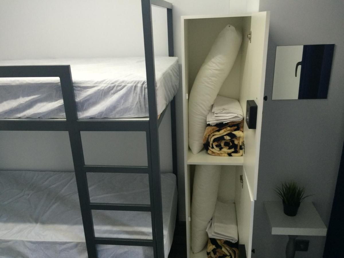 Chameleon Youth Hostel Аликанте Екстериор снимка