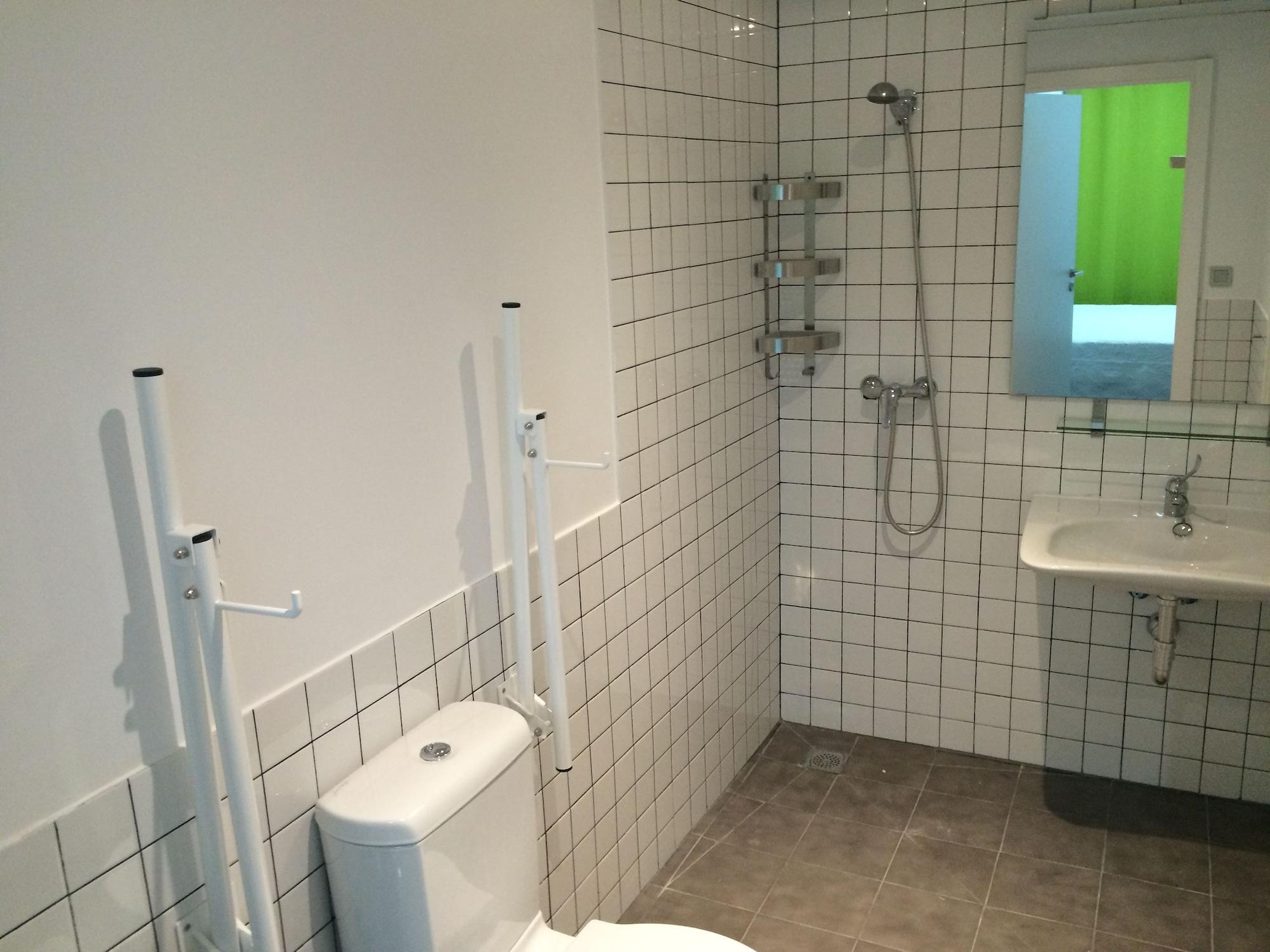 Chameleon Youth Hostel Аликанте Екстериор снимка