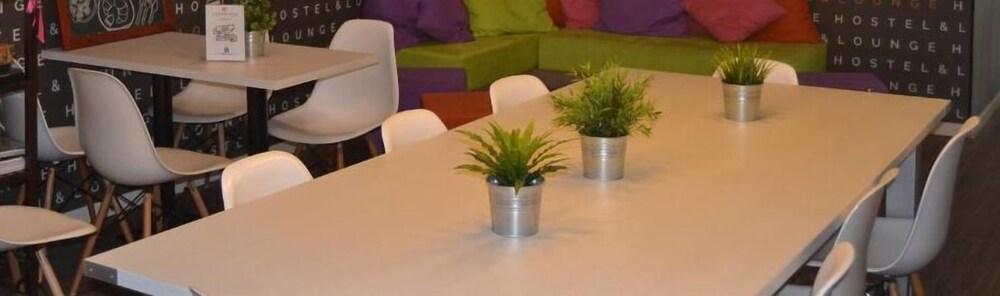 Chameleon Youth Hostel Аликанте Екстериор снимка