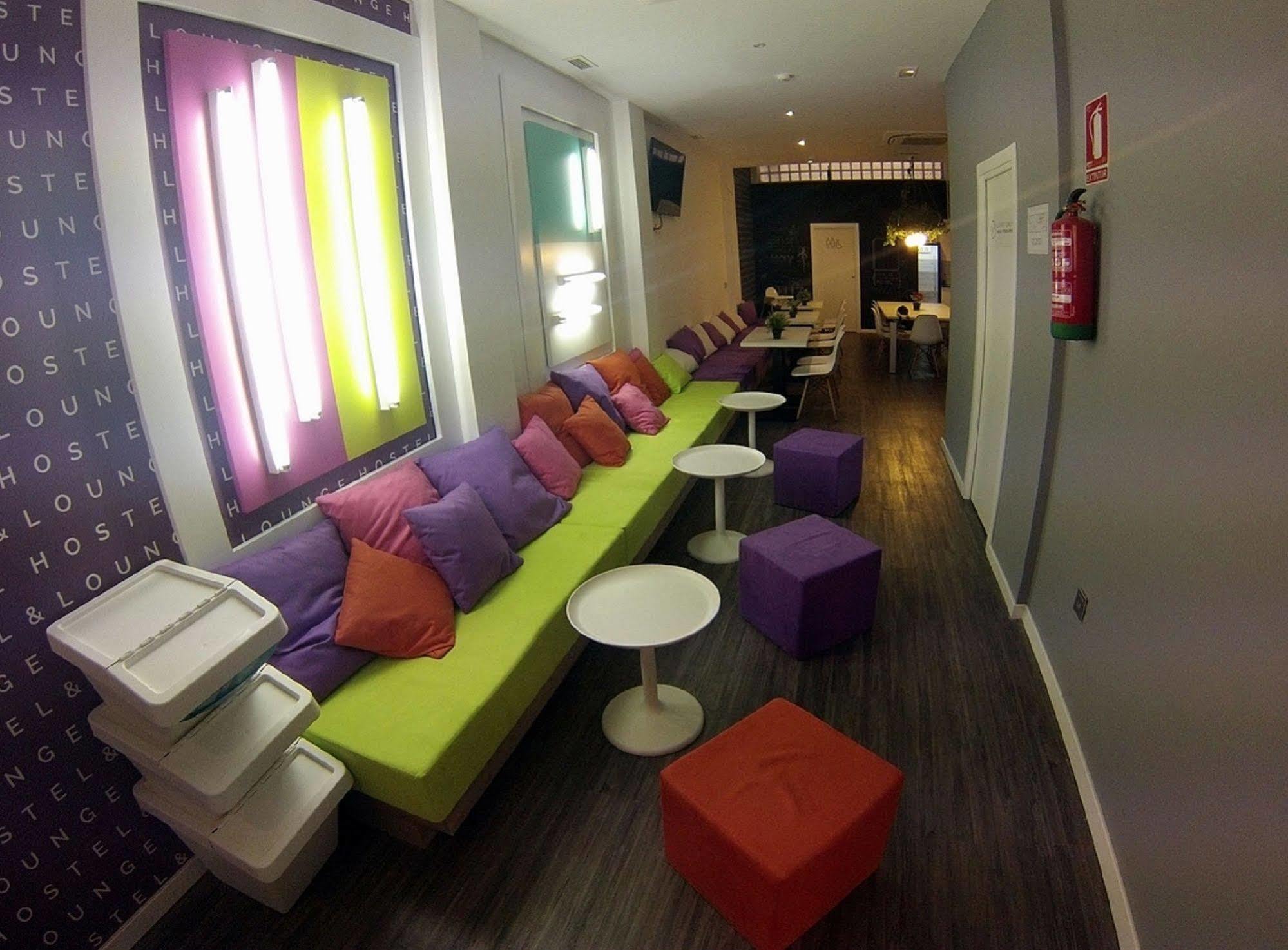 Chameleon Youth Hostel Аликанте Екстериор снимка